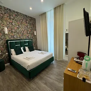 Eden Luxury Rom